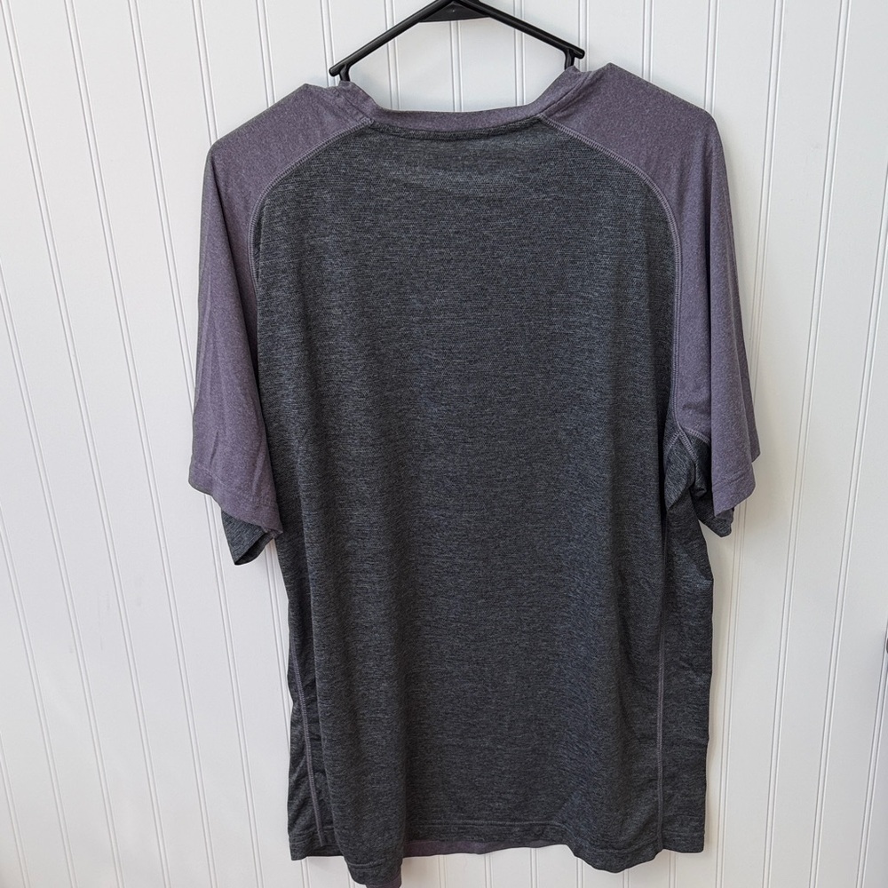 (139)Eddie Bauer Men’s Short-Sleeve Performance Tee - Plum with Charcoal Panels - Picture 3 of 5
